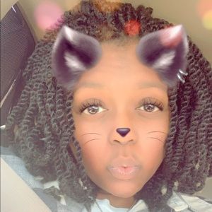 Meet your Posher, Demetria